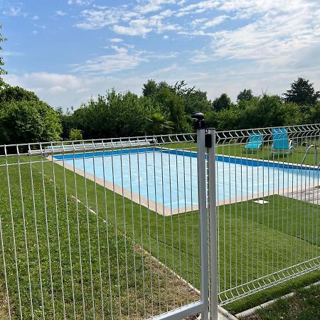 Gite De L'Ebaupin Louchy-Montfand Exteriör bild