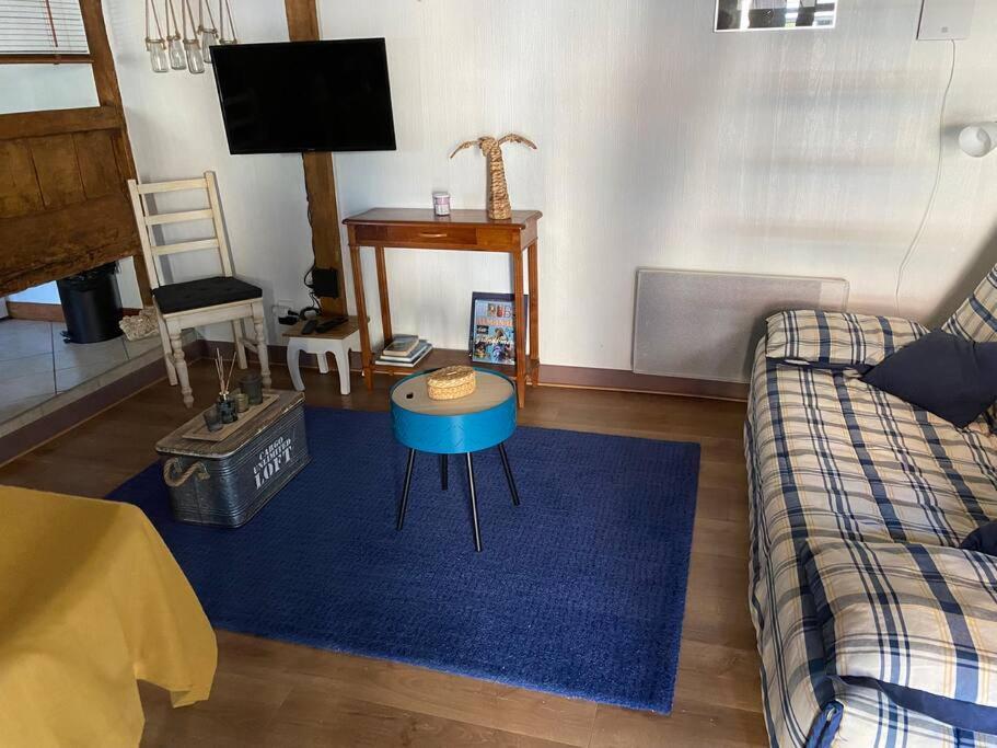 Gite De L'Ebaupin Louchy-Montfand Exteriör bild