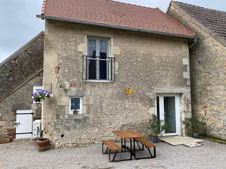Gite De L'Ebaupin Louchy-Montfand Exteriör bild